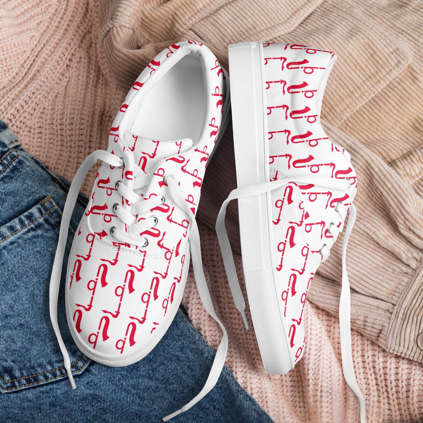 Women’s lace-up canvas shoes