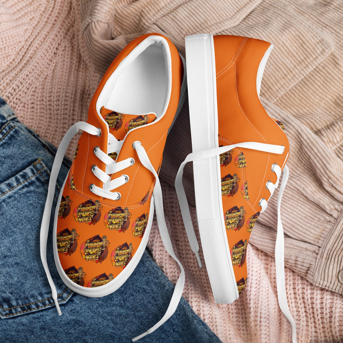 Women’s lace-up canvas shoes